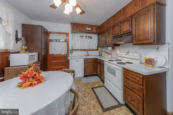 Gibbstown, NJ 08027,450 DEMOCRAT RD