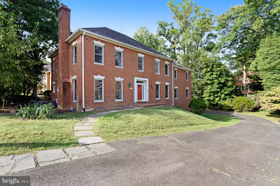3808 N ALBEMARLE ST N, Arlington, VA 22207