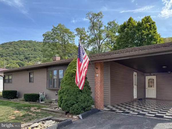 611 MIFFLIN ST, Saxton, PA 16678