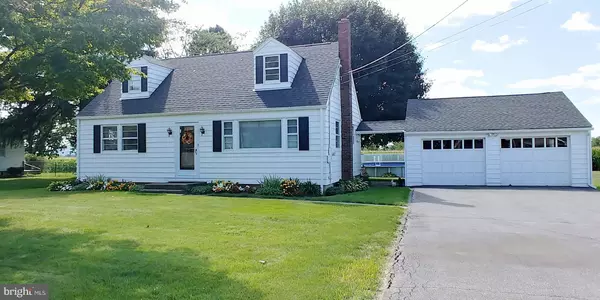 2411 FARMERSVILLE RD, Bethlehem, PA 18020