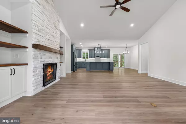 Warrenton, VA 20187,5281 HILLSIDE DRIVE