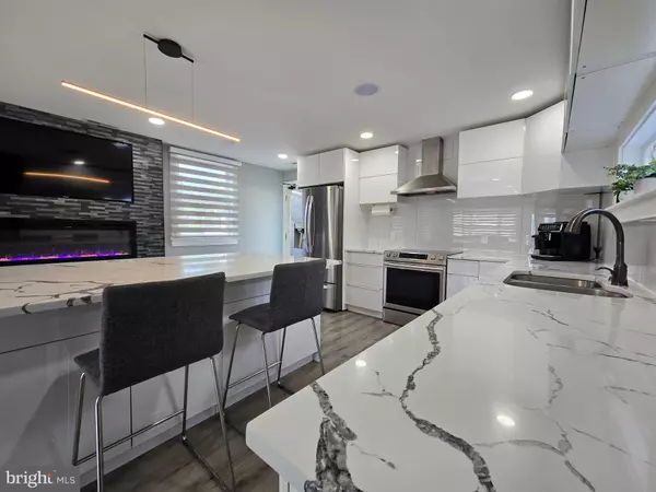 Feasterville Trevose, PA 19053,4773 OAK AVE