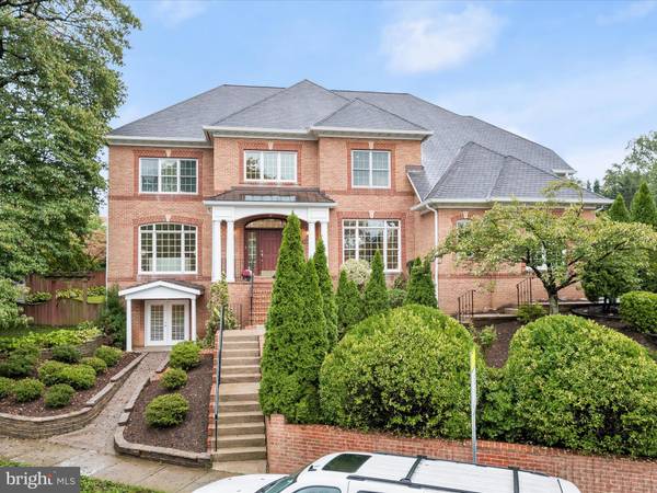 5242 YORKTOWN BLVD, Arlington, VA 22207