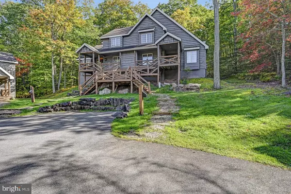 128 SHORT HILL RD, Lake Harmony, PA 18624