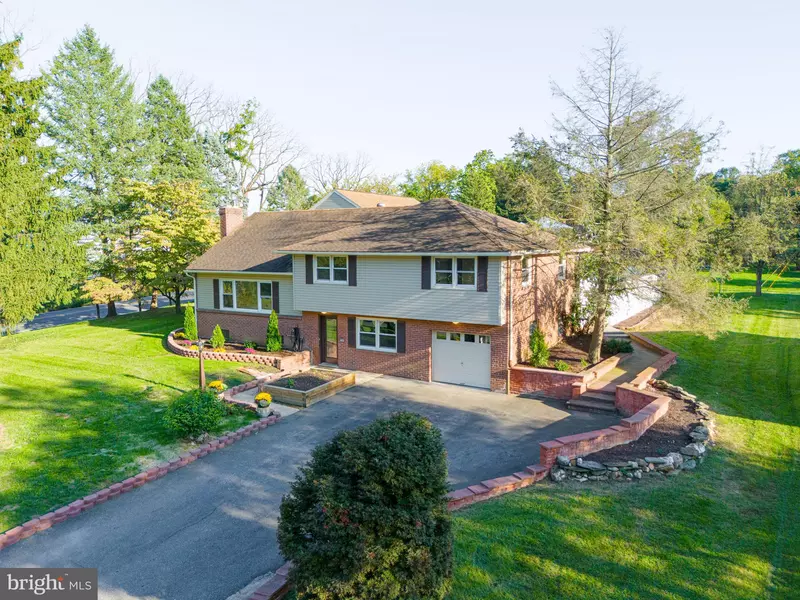 2300 MAYFAIR DR, Lancaster, PA 17603