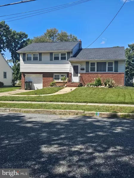 11 REDWOOD DR, West Deptford, NJ 08096