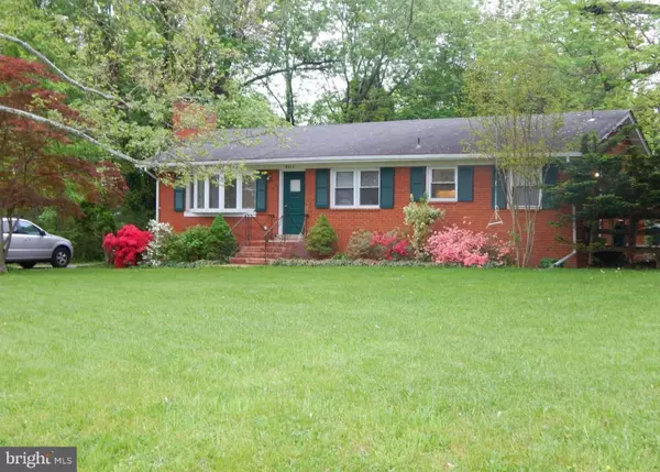 8415 SUNSET DR, Manassas, VA 20110