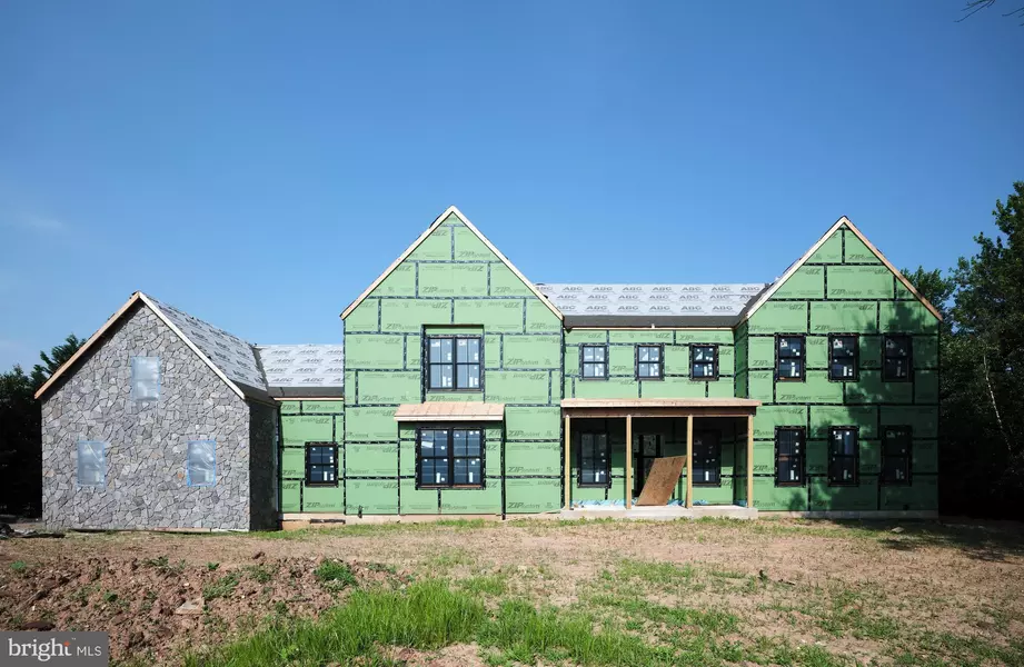 6 MADISON AVE, Pennington, NJ 08534