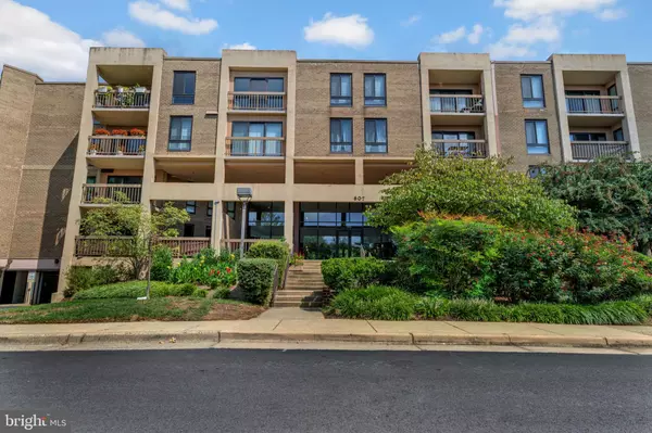 807 N HOWARD ST #313, Alexandria, VA 22304