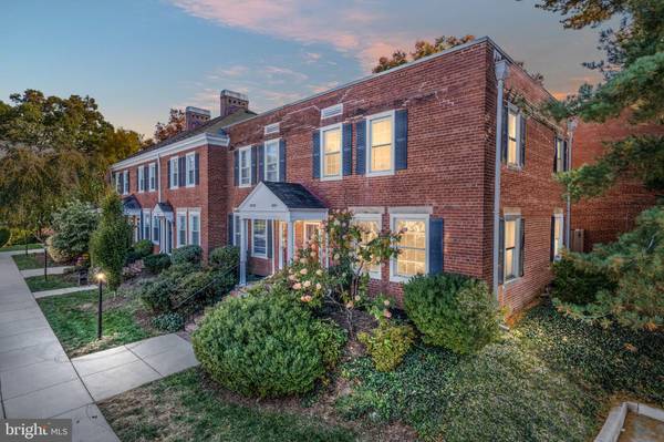 2861 S BUCHANAN ST, Arlington, VA 22206