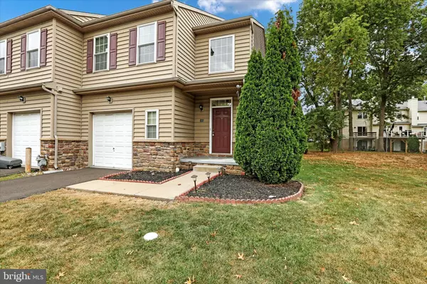 Langhorne, PA 19047,105 OXFORD FALLS CT