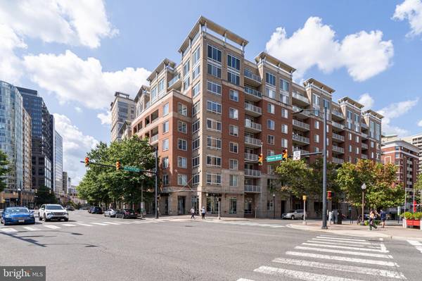 820 N POLLARD ST #806,  Arlington,  VA 22203