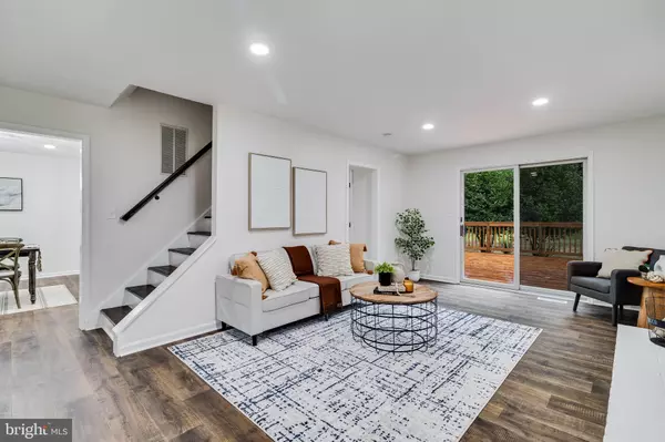 Hollywood, MD 20636,43288 POSSUM TROT LN