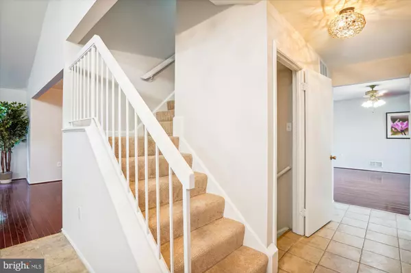 Rockville, MD 20855,17052 BRIARDALE RD