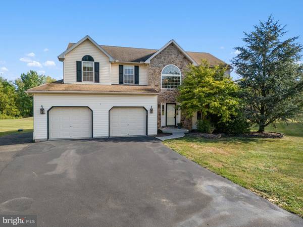 39 TIMOTHY DR, Mertztown, PA 19539