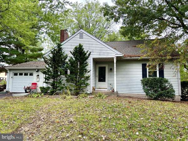 195 EYRE AVE, Sellersville, PA 18960