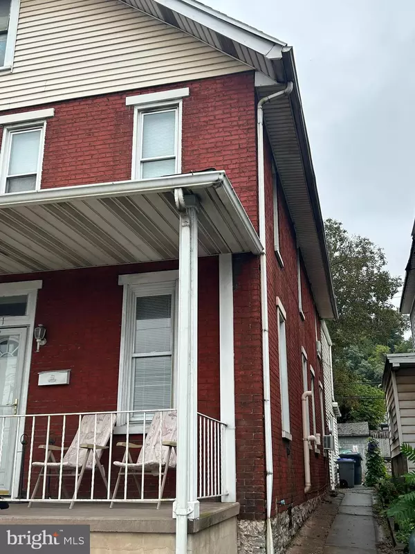 511 S FRONT ST, Steelton, PA 17113