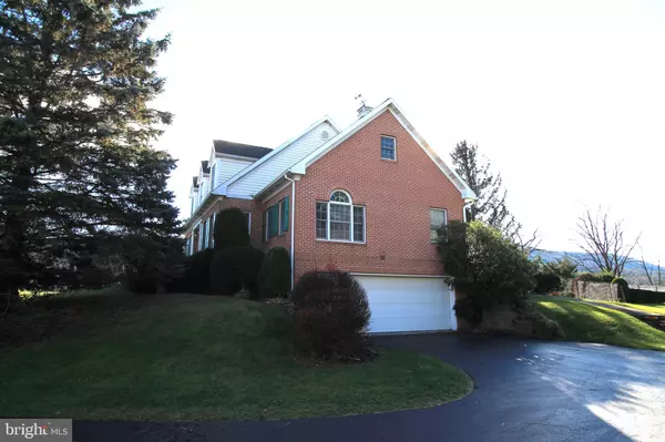 Boalsburg, PA 16827,220 MEADOW LARK LN