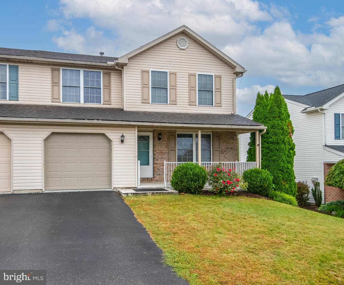 Sinking Spring, PA 19608,374 ONEIDA DR