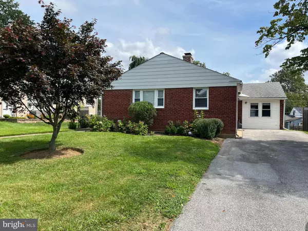 Broomall, PA 19008,2211 DICKENS LN