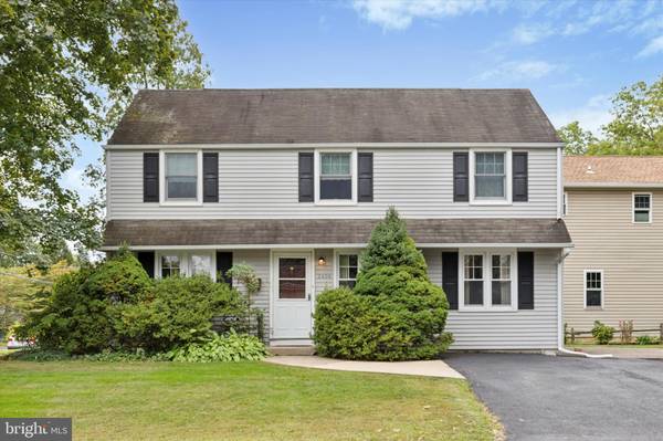 2434 PERSHING AVE, Abington, PA 19001