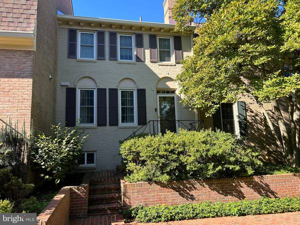 11015 WICKSHIRE WAY #M-2, North Bethesda, MD 20852