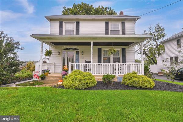 6079 OLD HANOVER RD, Spring Grove, PA 17362