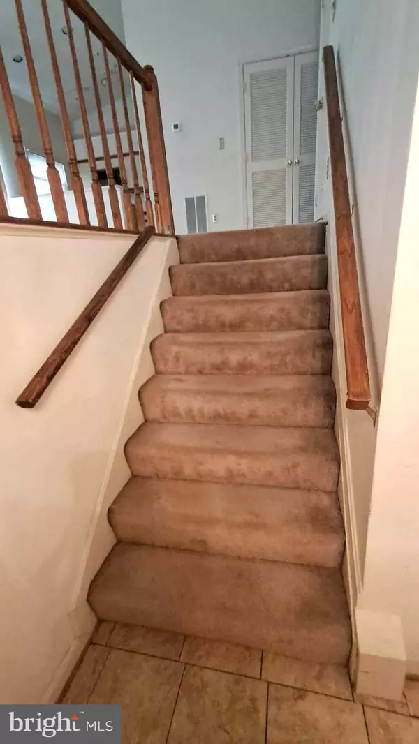 Laurel, MD 20707,7804 SPINNAKER RD #32