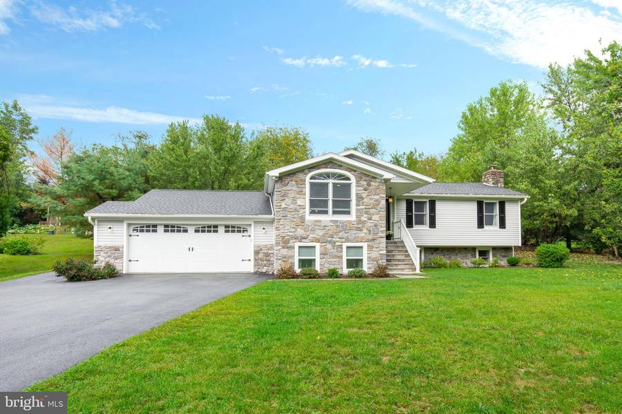 4 STOUDT RD, Hummelstown, PA 17036