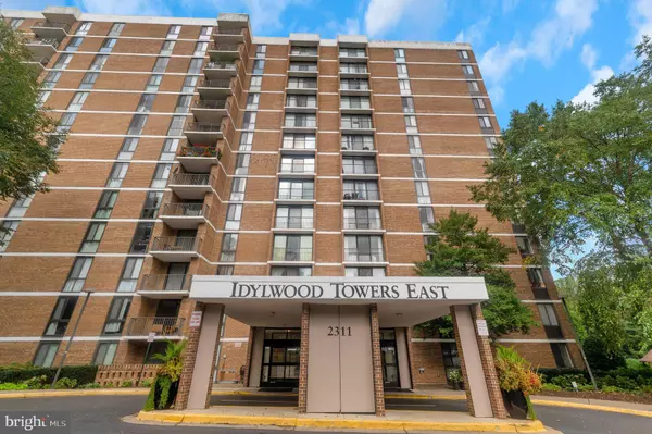 2311 PIMMIT DR #1018, Falls Church, VA 22043