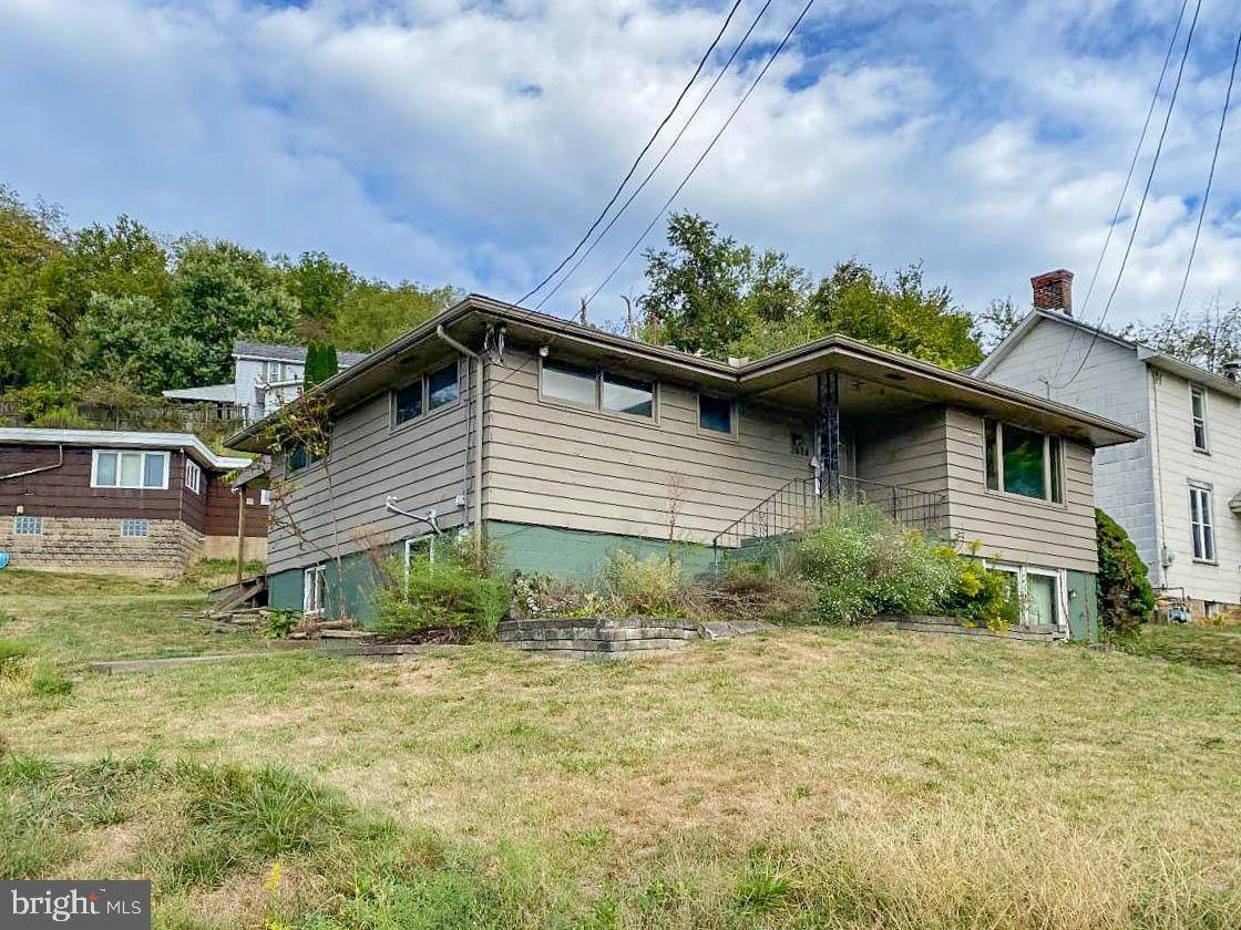 Elizabeth, PA 15037,2484 MCKEEVER