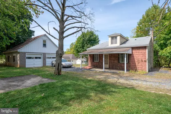 218 N RAILROAD ST, Hummelstown, PA 17036