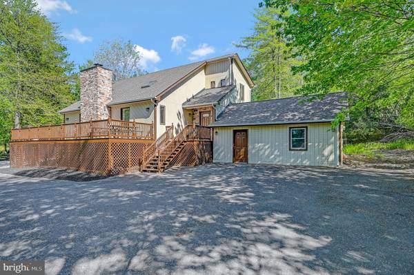 524 MINSI TRL W, Long Pond, PA 18334
