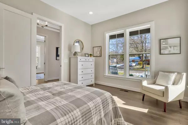 Falls Church, VA 22043,2044 GREENWICH ST