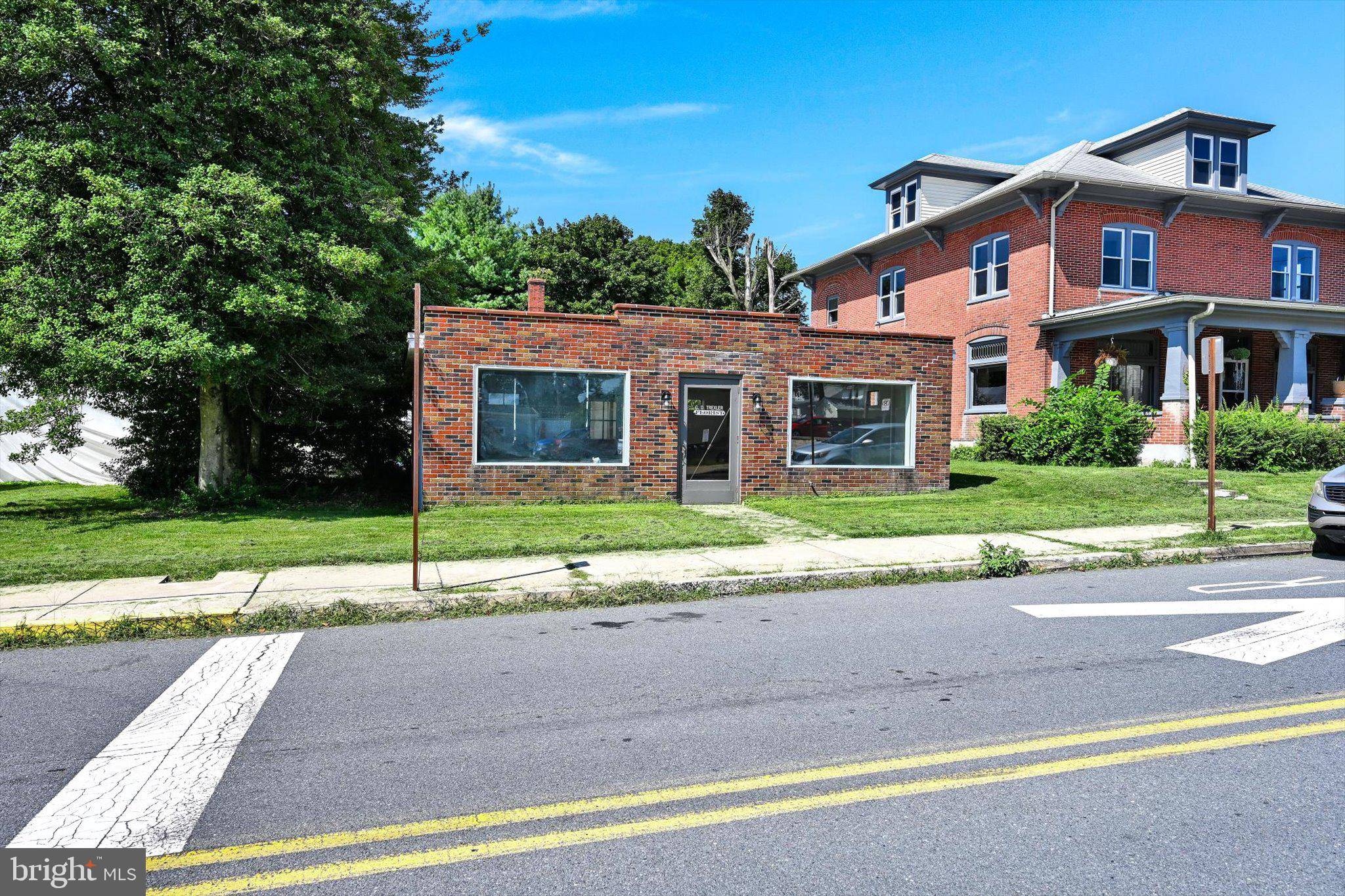Topton, PA 19562,32 N MAIN ST