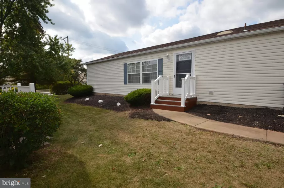 107 CARVER LN, Royersford, PA 19468