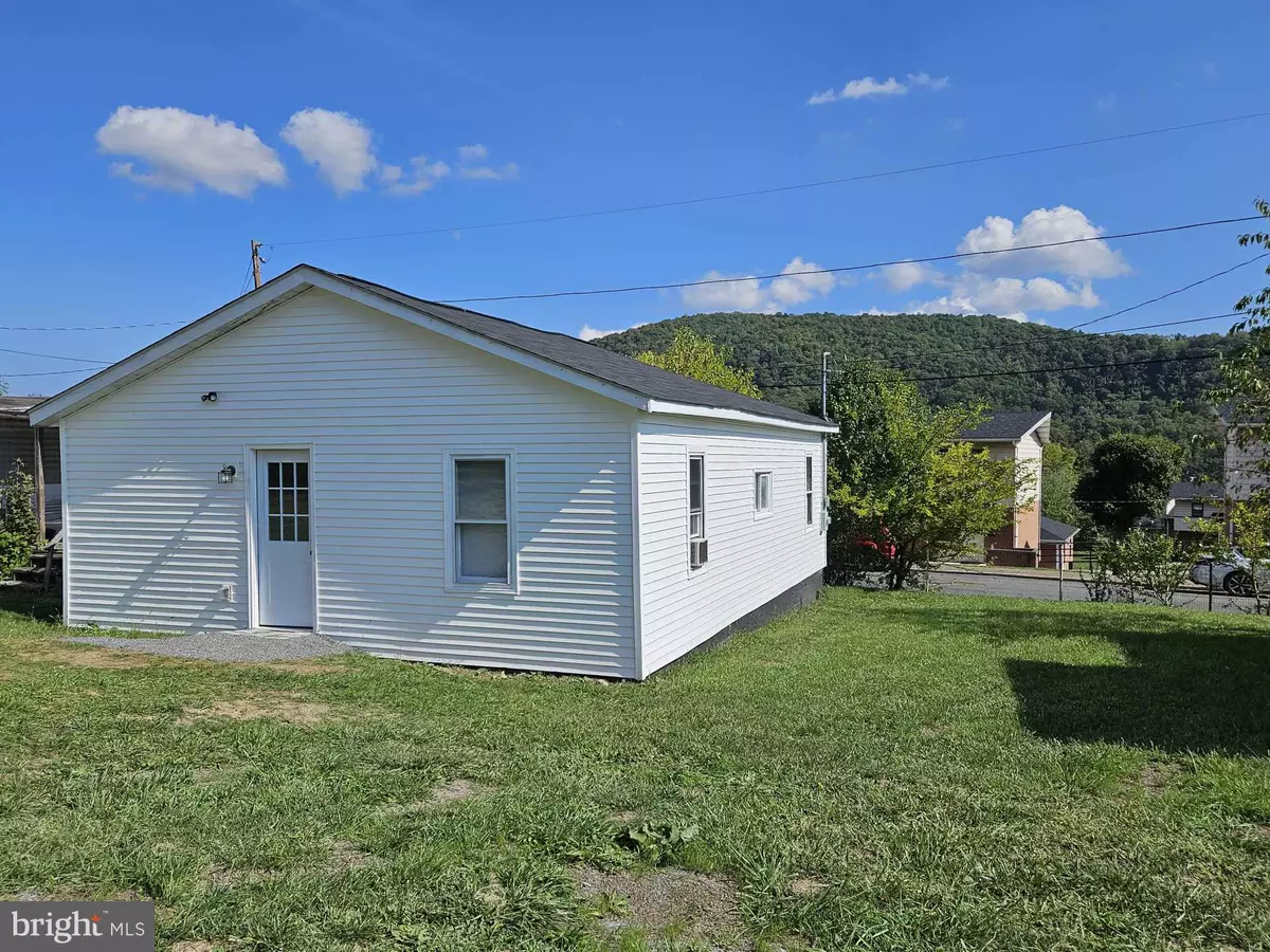 Keyser, WV 26726,414 RIDGE ST