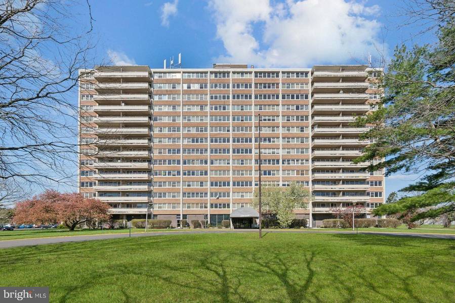 506 BARCLAY TOWERS, Cherry Hill, NJ 08034