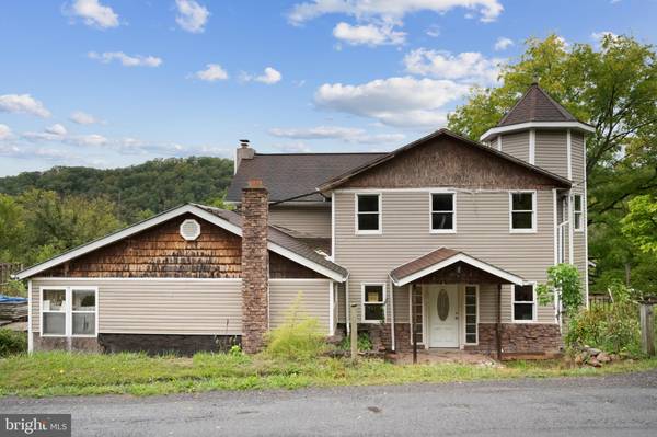 Great Cacapon, WV 25422,24 DOE GULLY LN