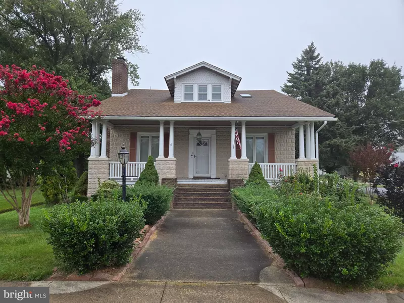 6 E CENTER ST, Harrington, DE 19952