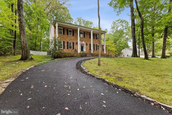 3146 LOOKOUT POINT CT, Triangle, VA 22172