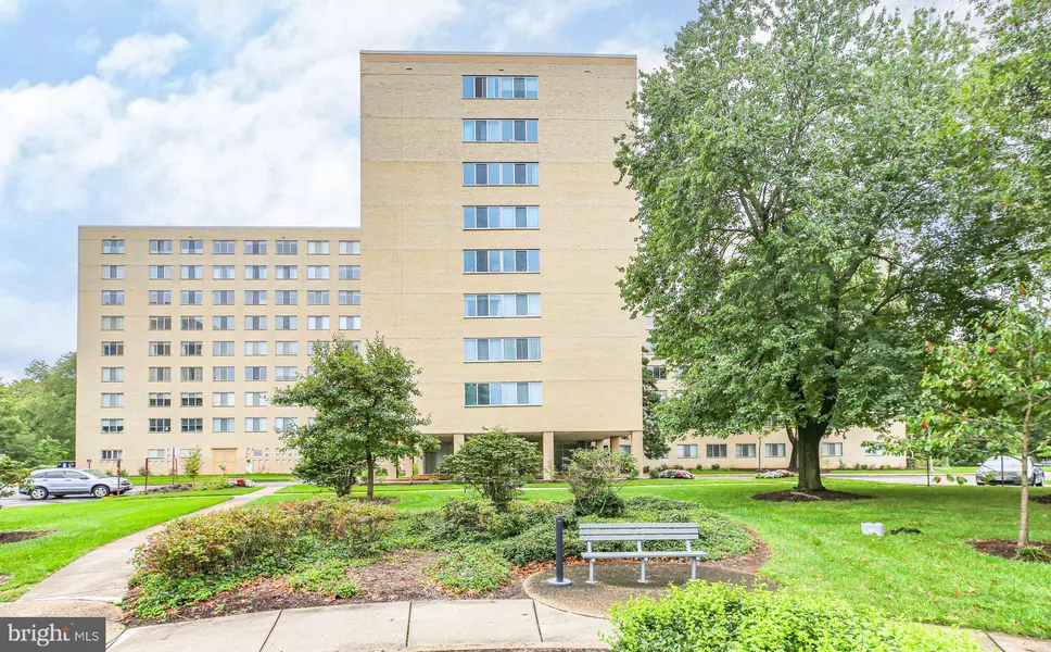 6631 WAKEFIELD DR #207, Alexandria, VA 22307