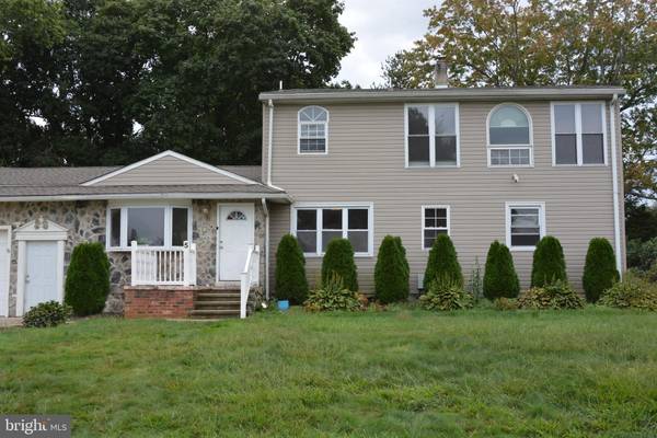 5 FRANCIS AVE, Morrisville, PA 19067