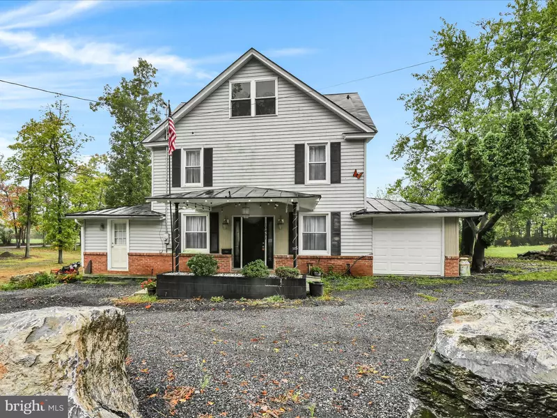 10451 MOUNTAIN RD, Grantville, PA 17028