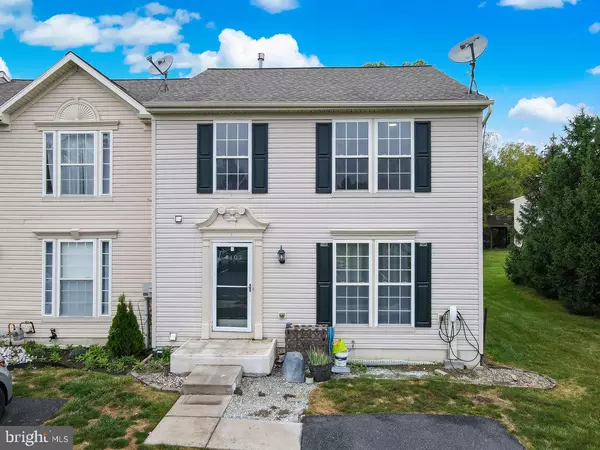 4403 APPLE BLOSSOM DR, Center Valley, PA 18034