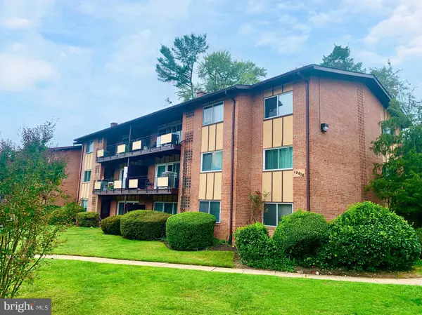 10026 FAIR WOODS DR #231, Fairfax, VA 22030