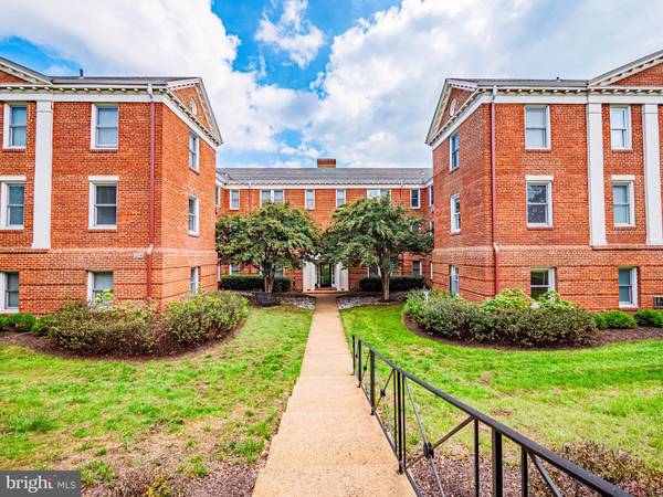 922 S WASHINGTON ST #211, Alexandria, VA 22314