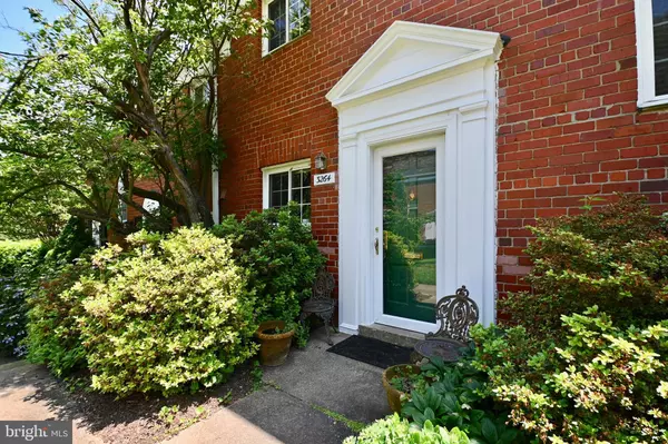 3264 MARTHA CUSTIS DR, Alexandria, VA 22302