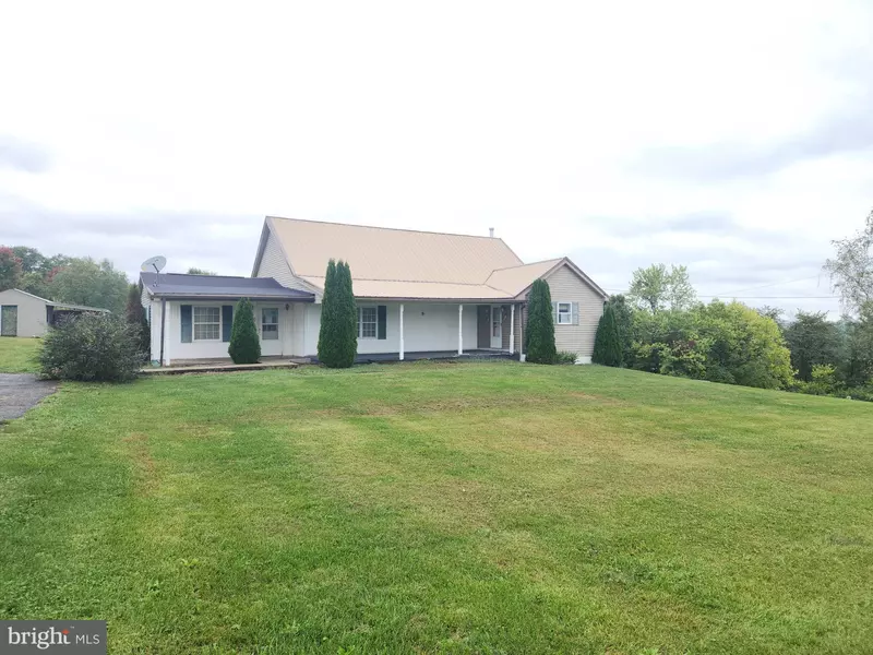 3903 DRESSLER RIDGE RD, Mount Pleasant Mills, PA 17853