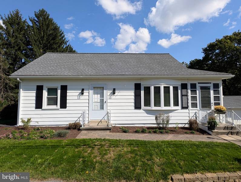 28 HOSSLER RD, Manheim, PA 17545